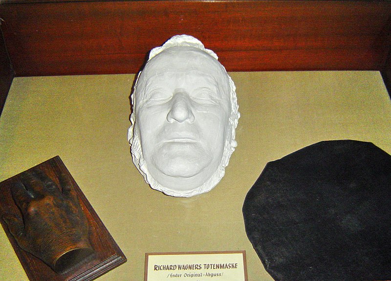 File:Bayreuth Richard Wagner-Totenmaske, Haus Wahnfried.jpg