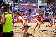 Deutsch: Beachhandball bei den Olympischen Jugendspielen 2018 in Buenos Aires; Tag 7, 13. Oktober 2018; Mädchen, Halbfinale – Niederlande-Kroatien 0:2 English: Beach handball at the 2018 Summer Youth Olympics in Buenos Aires at 13 October 2018 – Girls Semifinal – Netherlands-Croatia 0:2 Español: Handball de playa en los Juegos Olimpicos de la Juventud Buenos Aires 2018 en 13 de octubre de 2018 – Semifinales Femeninas - Países Bajos-Croacia 0:2