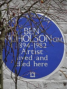 English Heritage blue plaque at 2B Pilgrims Lane, Hampstead