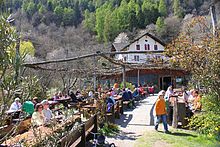 Der Buschenschank Haidenhof ist etwas abseits vom Waalweg