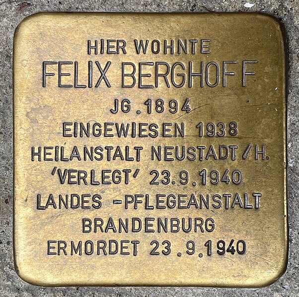 File:Berghoff-felix-stolpersteine-kiel-flaemische-strasse22a.jpg