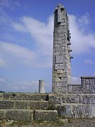 Monumento a la memoria de los montañeros muertos.