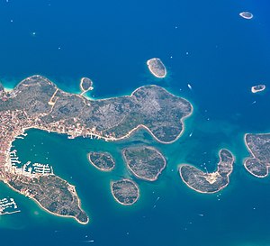 Betina (Murter) and nearby islands.jpg