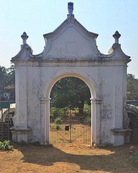 File:British Cemetery, Goa.jpg