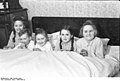 Bundesarchiv Bild 194-0012-42A, Holtwick, Kinder einer Großfamilie.jpg