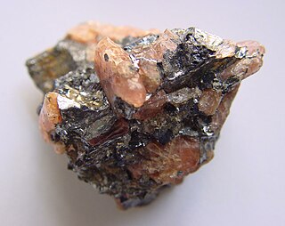 Bustamite single chain inosilicate mineral