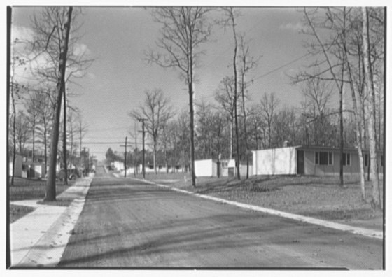 File:Calvert Houses, College Park, Maryland. LOC gsc.5a09943.tif