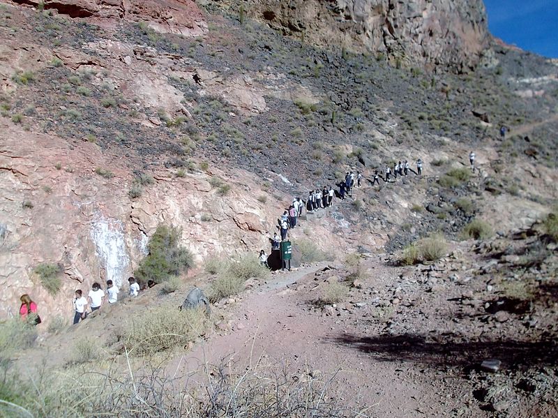 File:Camino al Puente Del Diablo.JPG