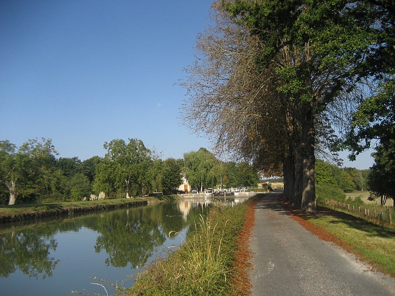 File:Canal de Briare - panoramio.jpg