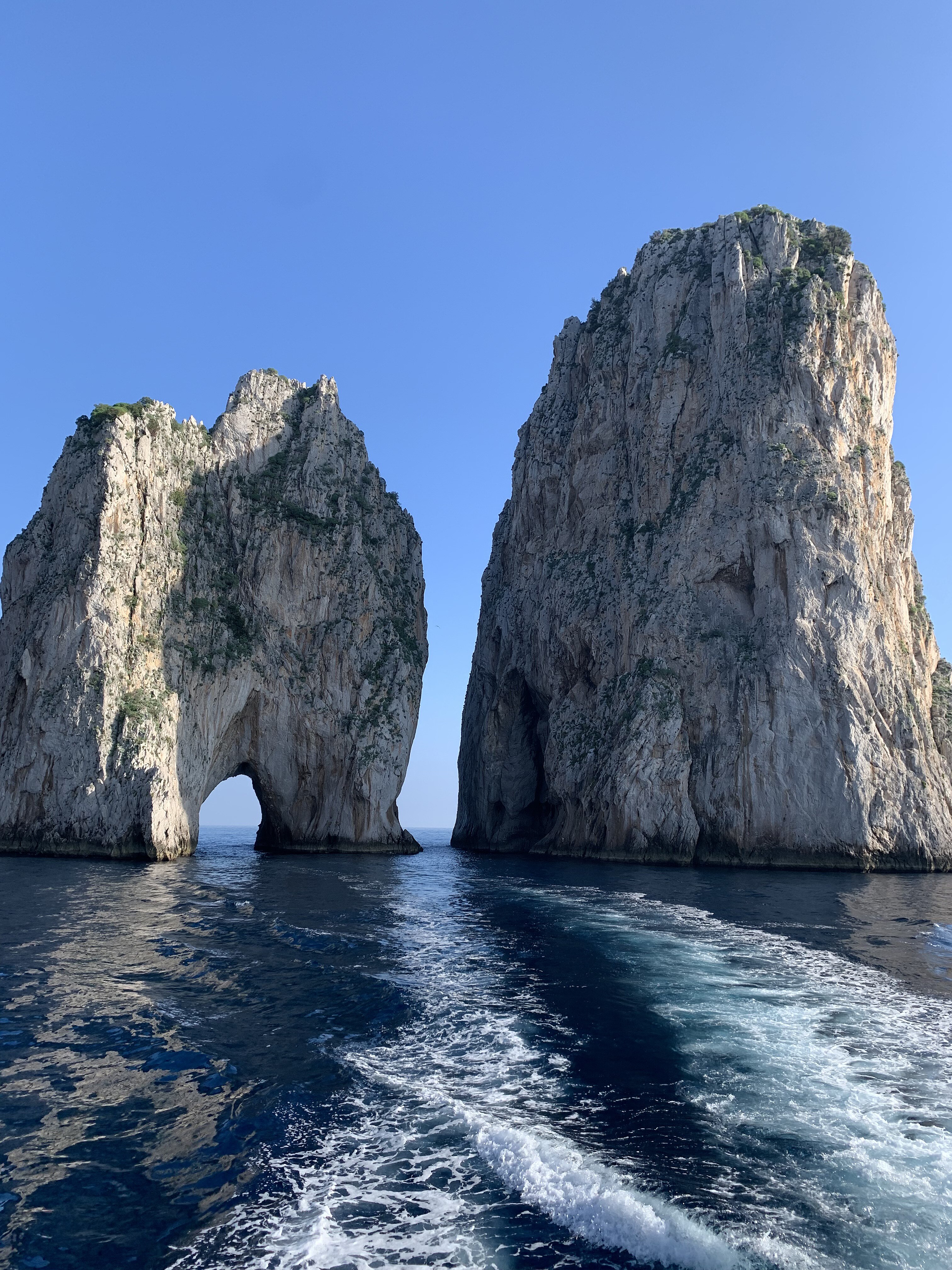 File:Natural Arch, Capri, Italy.JPG - Wikimedia Commons