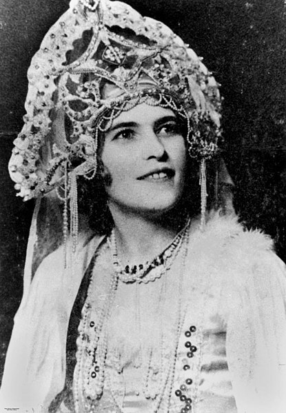 File:Catherine Meek dressed in Russian noblewomans costume Brisbane ca. 1935 (29077241325).jpg