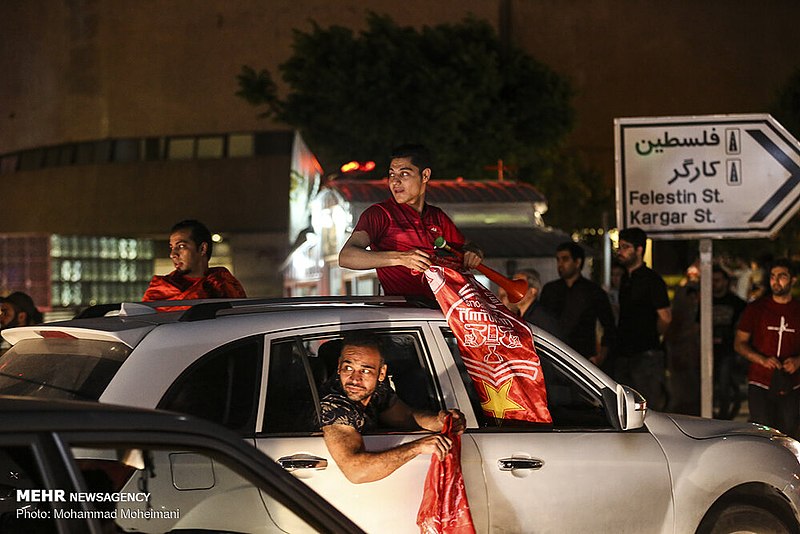 File:Celebration In Tehran Streets after the Persepolis championship 15.jpg