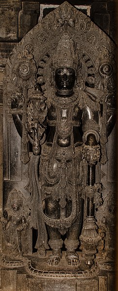 File:Chennakesava Temple, Somanathapura - Statue of Lord Janardana.jpg