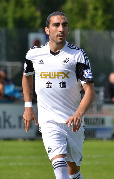 File:Chico Flores.jpg