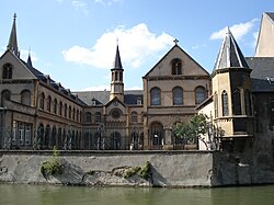 Cloître sainte Constance (lycée Fabert de Metz).JPG