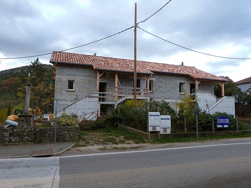 File:Construction logement social Uzer Ardèche nov 2023.jpg