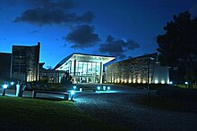 Image of the Costa Argentina Campus, located in the city of Pinamar Costa noche.jpg