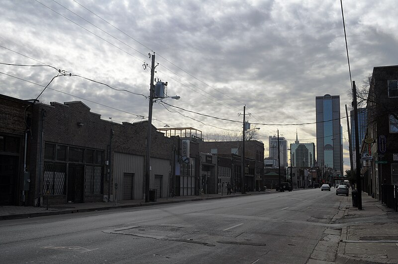 File:Deep Ellum - looking west from 2600 block of Elm Street 01.jpg