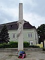 Čeština: Památník obětem 1. a 2. světové války v Moravských Budějovicích, okr. Třebíč. English: Detail of World War I and II victim memorial in Moravské Budějovice, Třebíč District.