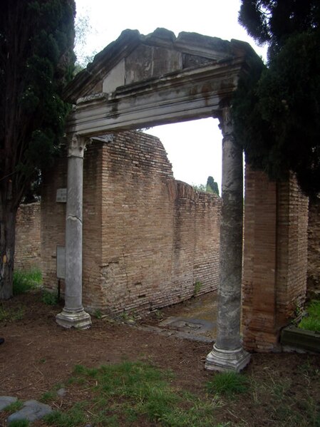 File:Domus del Protiro.jpg