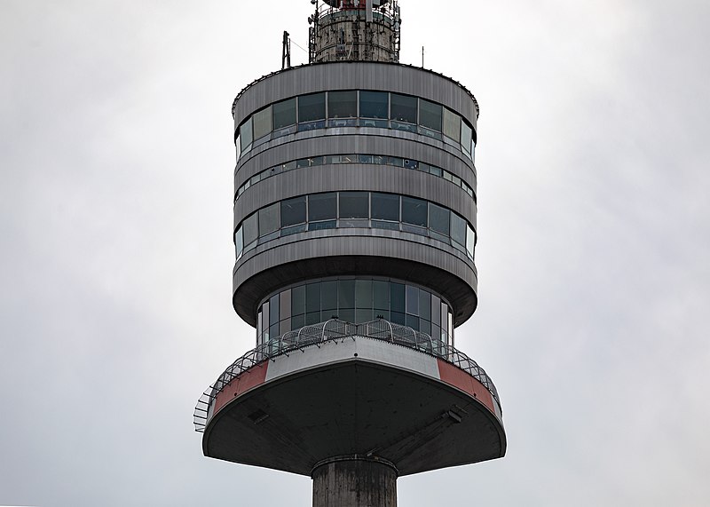 File:Donauturm Wien 2019-07-12 02.jpg