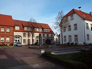 <span class="mw-page-title-main">Schlangen</span> Municipality in North Rhine-Westphalia, Germany