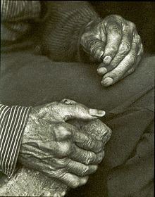 [1] Hände eines alten Arbeiters