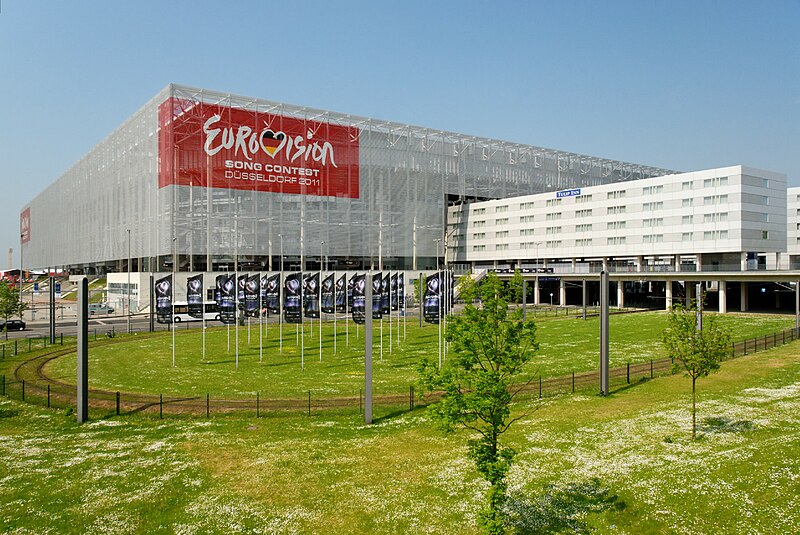 Datei:ESC-Arena in Duesseldorf-Stockum, von Sueden.jpg