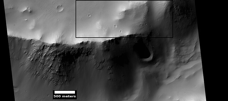 File:ESP 025591craterlayers.jpg