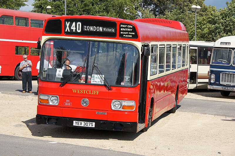 File:Eastern National (Westcliff on Sea MS) bus BN1849 (YEV 307S), 2011 Bristol Vintage Bus Group open day (1).jpg