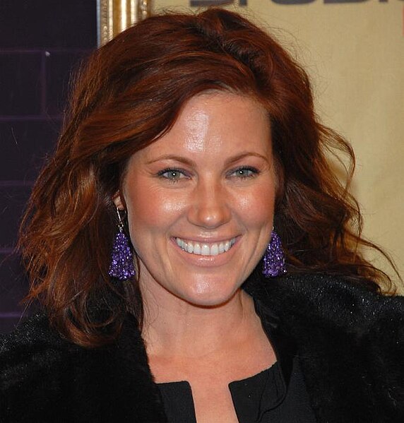 File:Elisa Donovan.jpg