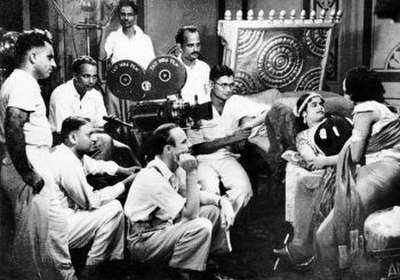 Ellis R. Dungan directing M. K. Thyagaraja Bhagavathar and M. R. Santhanalakshmi in Ambikapathy (1937)