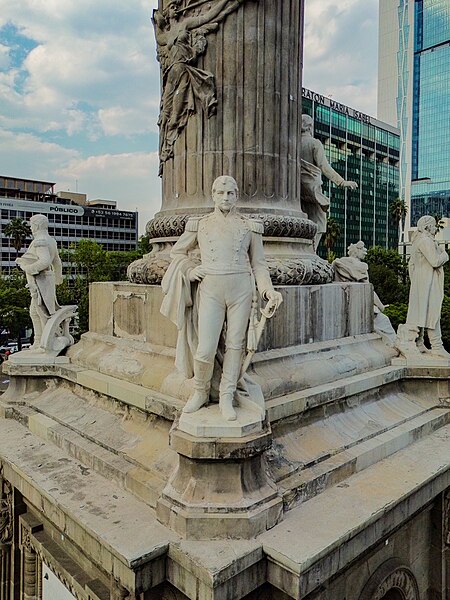File:Esculturas del Monumento a la Independencia 06.jpg