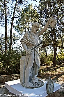 Estátua de Giraldo, "O Sem Pavor" nos Arredores das Ruínas do Castelo do Giraldo.