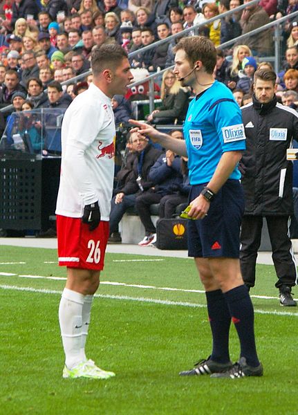 File:FC Red Bull Salzburg gegen FK Austria Wien 10.JPG