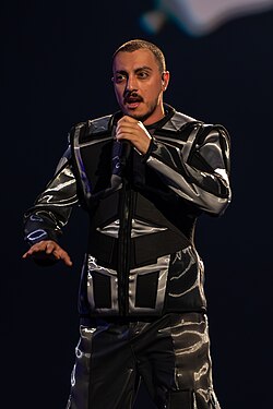 Fahree esiintymässä vuoden 2024 Eurovision laulukilpailussa toukokuussa.