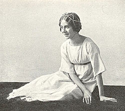 Fanny Falkner Svanevit i August Strindbergs stykke med de samme navne på Intima Teatern 1909.