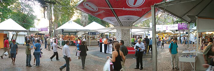 2007 Porto Alegre Book Fair - partial view Feira-do-livro-2007.jpg