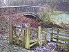 Pincock Bridge yaqinidagi toshqin o'lchov vositasi - geograph.org.uk - 1156571.jpg