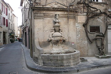 Buste de Nostradamus, fontaine de Saint-Rémy-de-Provence