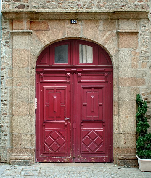 File:Fougères, 37 rue Nationale, porte.jpg