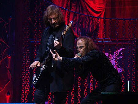 Tập_tin:Geezer_Butler,_Ronnie_James_Dio,_2009.jpg