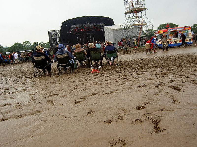 File:Glastonbury 2005 Mud at Other Stage.jpg