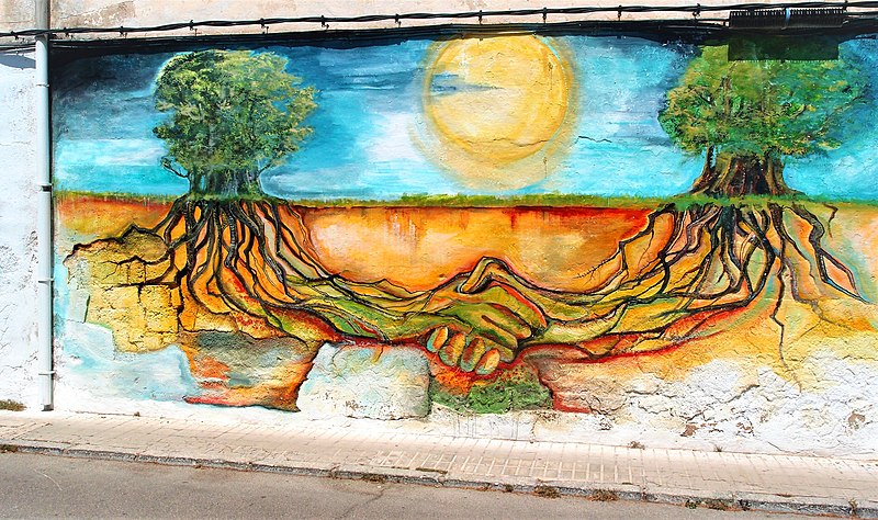 File:Grüne Straßenkunst in Benicarlo, Spanien.jpg