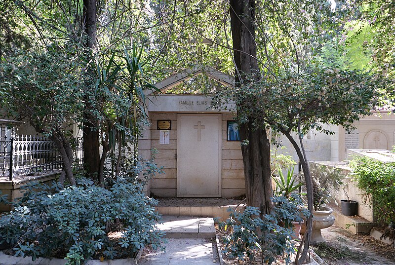 File:Grave-CharlesHelou-RasElNabehCemetery-Beirut RomanDeckert28112021 02.jpg