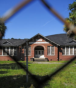 Abu-Abu Konsolidasi Tinggi School.jpg