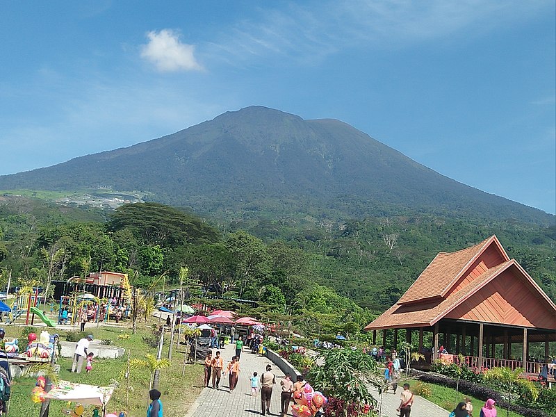 File:Gunung dempo.jpg