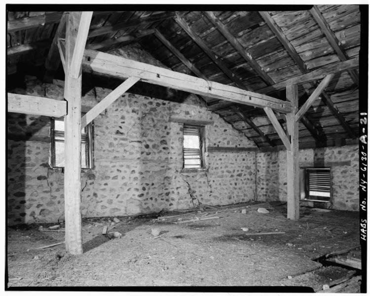 File:HAYLOFT LOOKING SOUTHWEST, FRAMING SYSTEM - Hiram Lay Carriage House, Mays Point Road, Tyre, Seneca County, NY HABS NY,50-TYRE,1A-21.tif