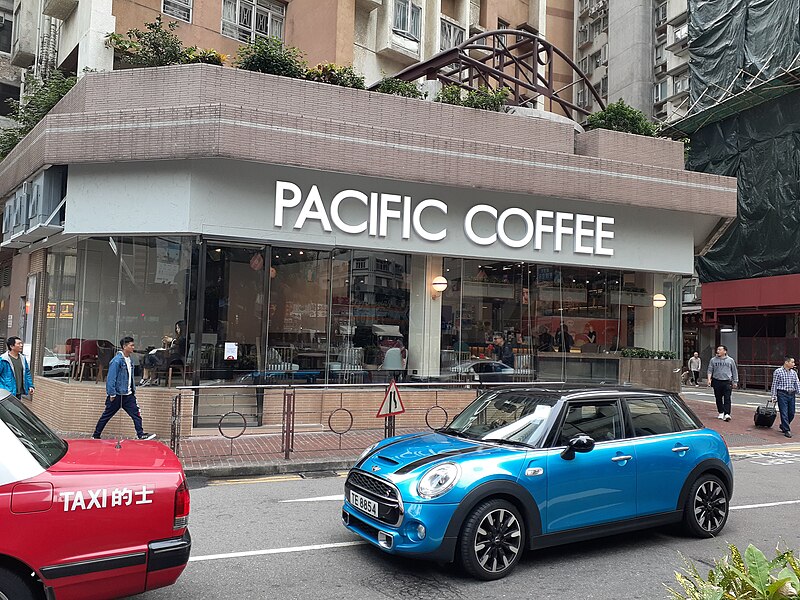 File:HK 上環 Sheung Wan 摩利臣街 Morrison Street 永樂街 Wing Lok Street shop Pacific Coffee Saturday morning December 2019 SS2 01.jpg