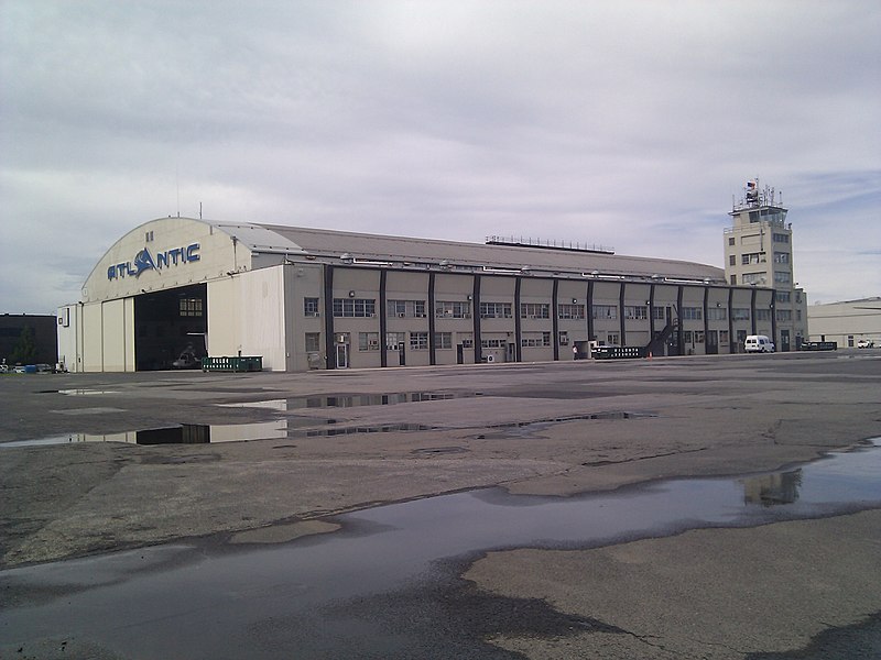 File:Hangar 3 - panoramio.jpg